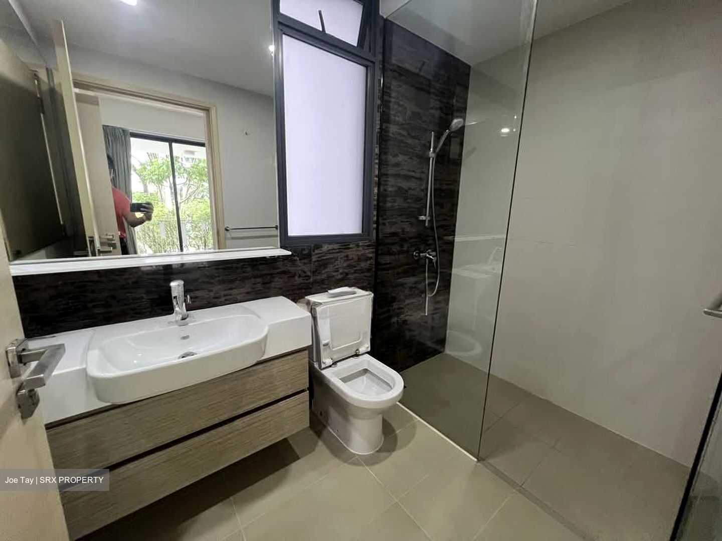 The Luxurie (D19), Condominium #589731491